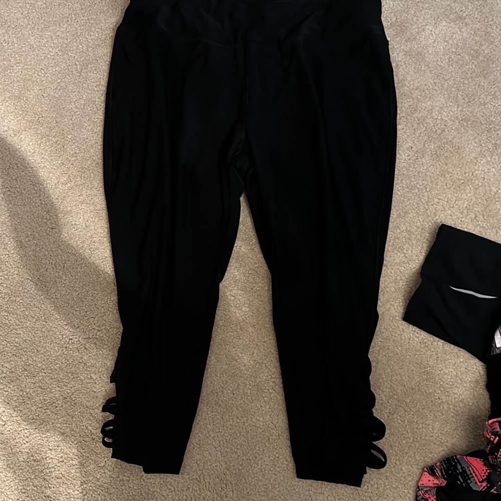 Workout pants 3x.  Black. Capri
